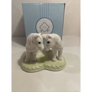 Hasty‎ Horses Lynn Haste LOVE Figurine 2005 White Horses On Green Heart Base